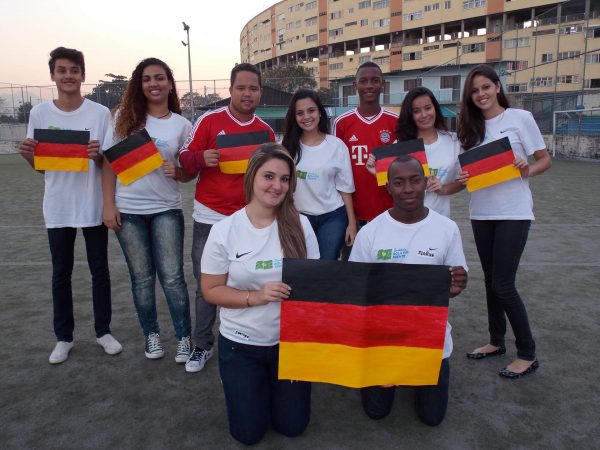 Mais Que Uma Bola Instituto Bola Pra Frente